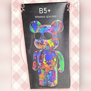 New B5+Wireless Graffiti Bear Speaker